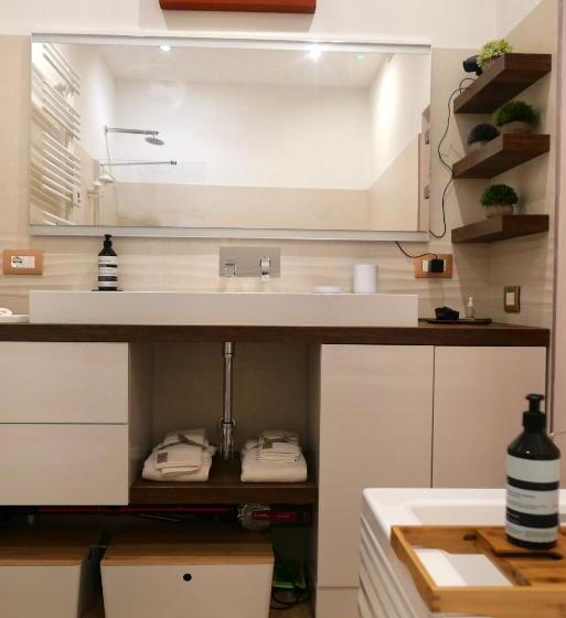 بنسيون Homesuite Sul Lago   Self Checkin