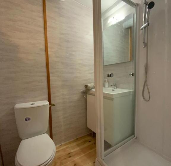 膳宿费 L Oustaliere