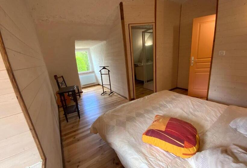 膳宿费 L Oustaliere