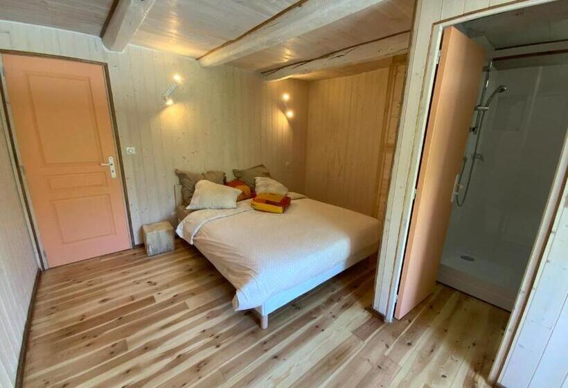 膳宿费 L Oustaliere