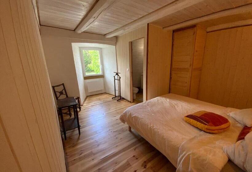 膳宿费 L Oustaliere