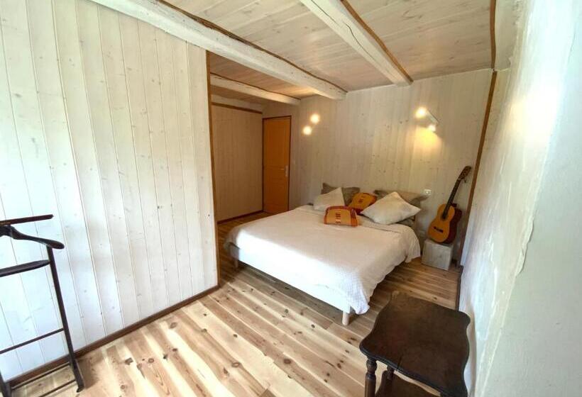 膳宿费 L Oustaliere