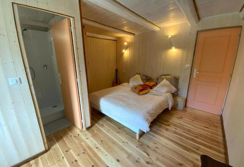 膳宿费 L Oustaliere