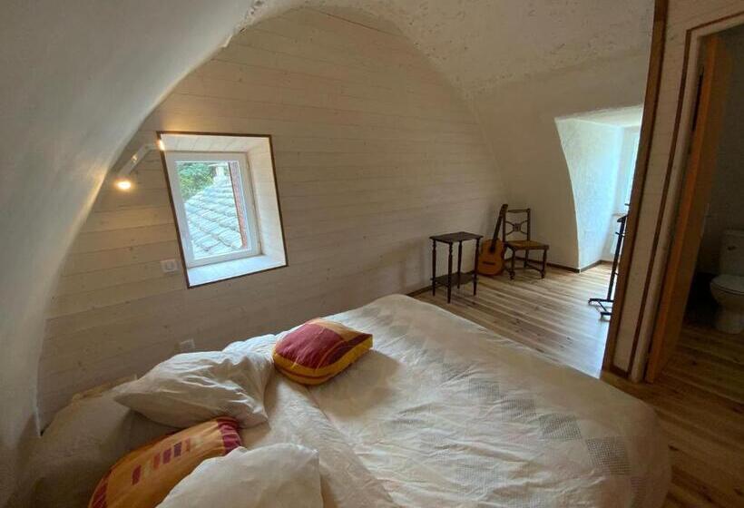 膳宿费 L Oustaliere