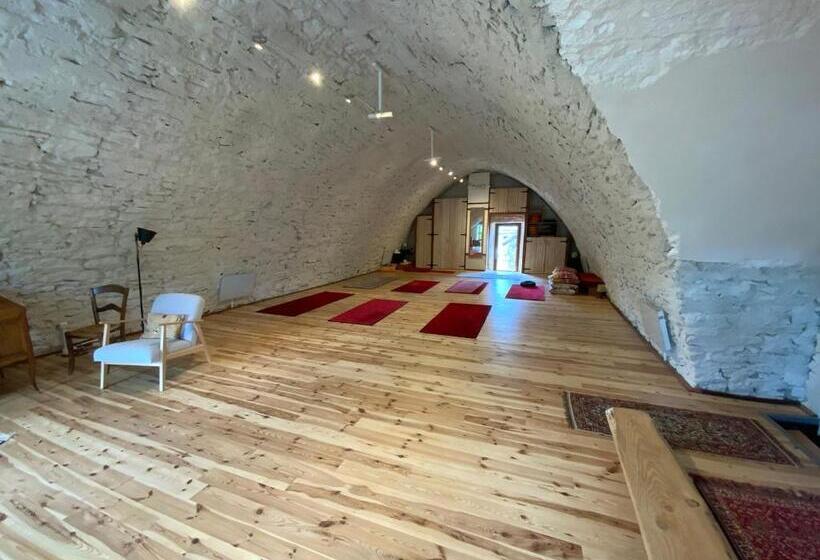 膳宿费 L Oustaliere