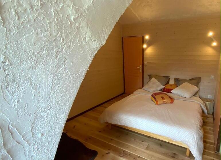 פנסיון L Oustaliere