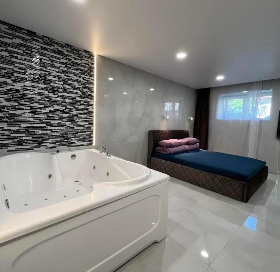 پانسیون Lt11 777 Edition