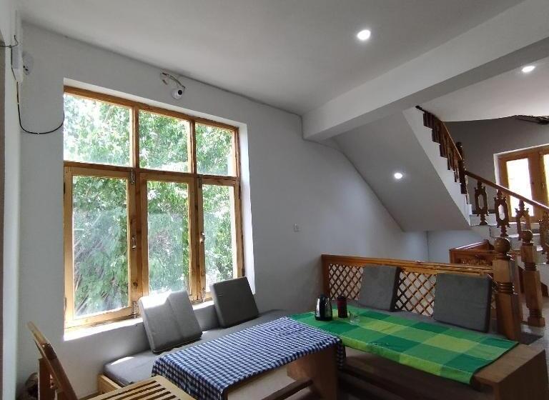 膳宿费 Pamir Holiday