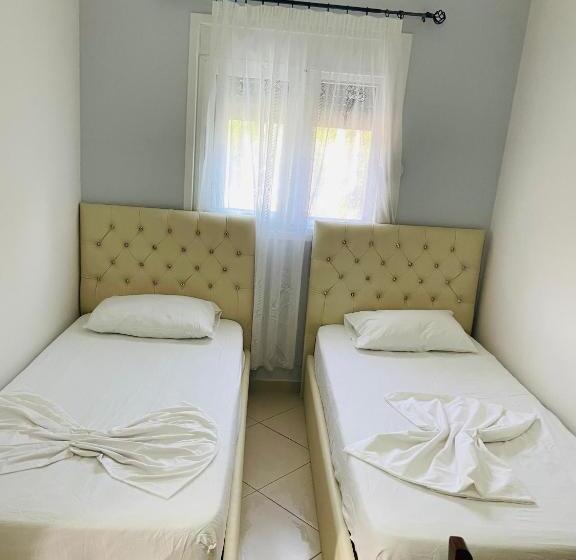 פנסיון Villa Aristoteli