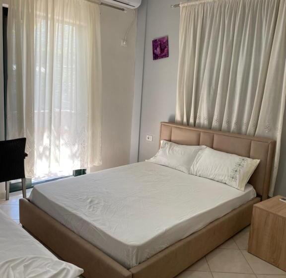 פנסיון Villa Aristoteli