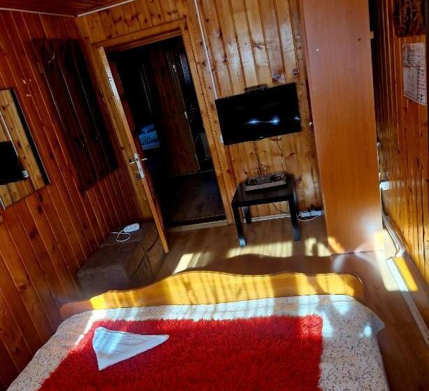 Pensiunea Rossvillas!!