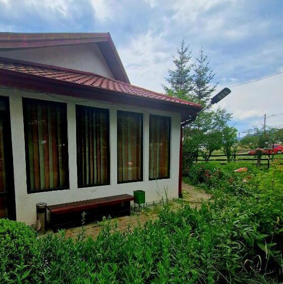 Pensiunea Rossvillas!!