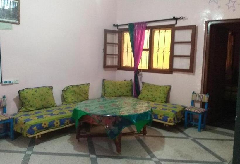 הוסטל Auberge De La Jeunesse