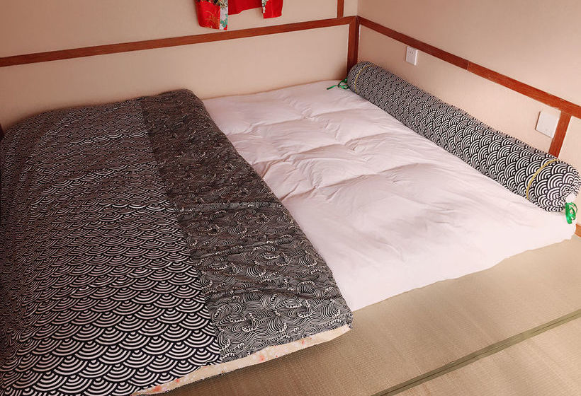 ユースホステル Living Art Museum Inn