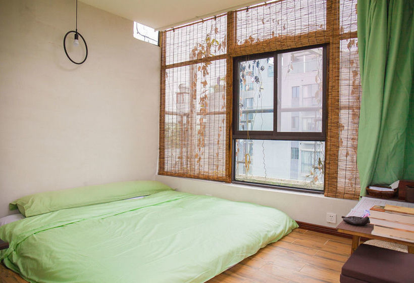 ユースホステル Living Art Museum Inn