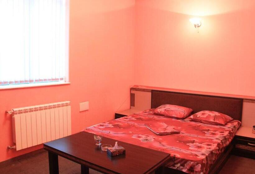 Argavand Hotel & Restaurant Complex