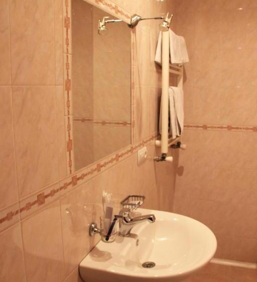 Argavand Hotel & Restaurant Complex