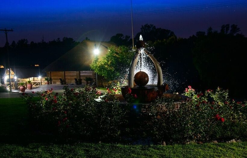 민박 23 On Riverside