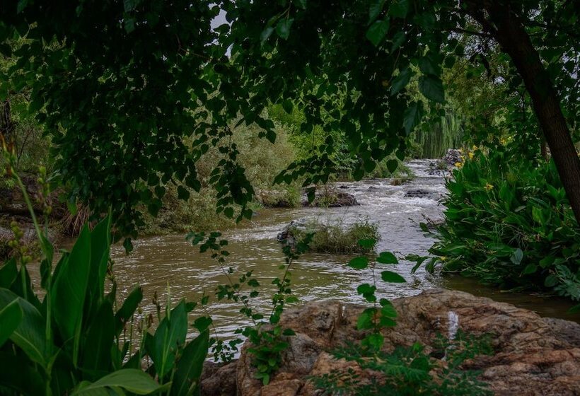 민박 23 On Riverside