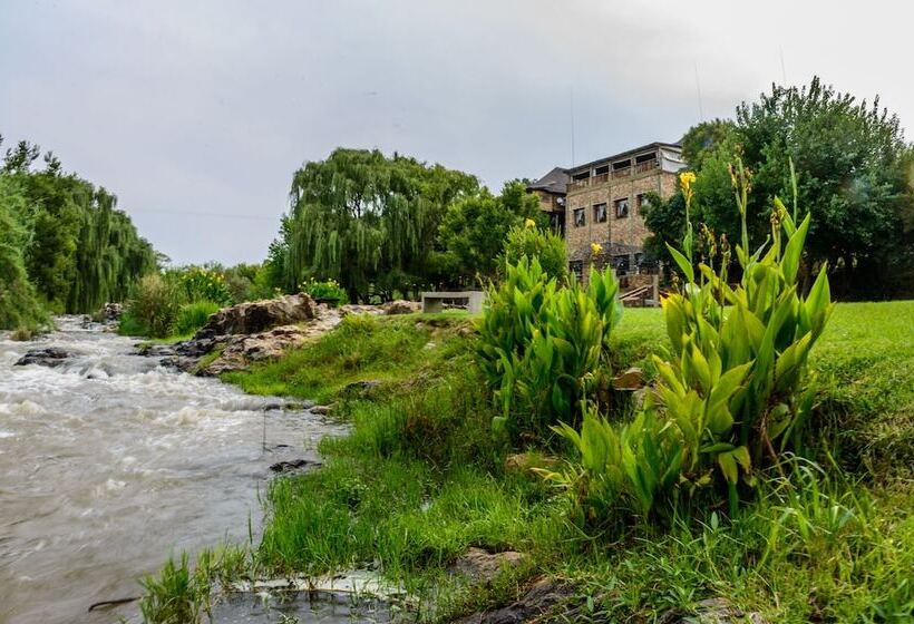 민박 23 On Riverside