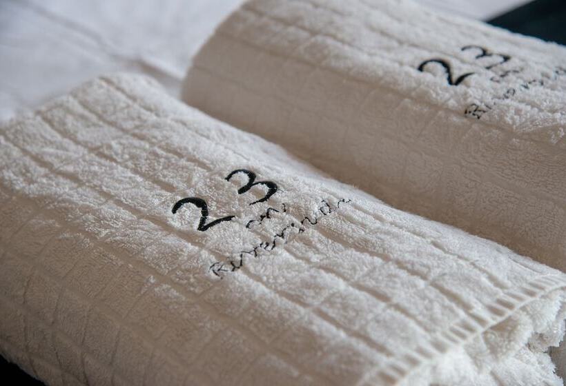 민박 23 On Riverside