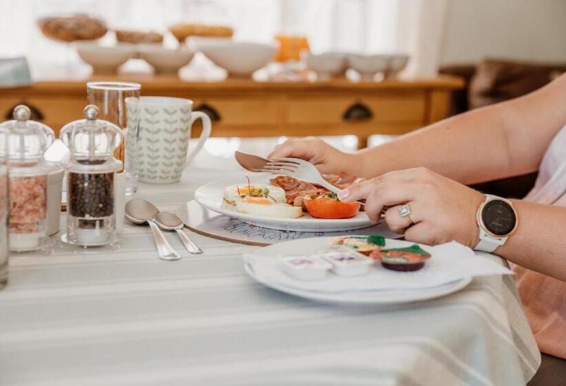 민박 Cornerstone Manor