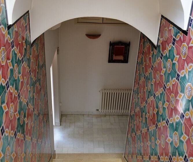 تختخواب و صبحانه Dar Esma