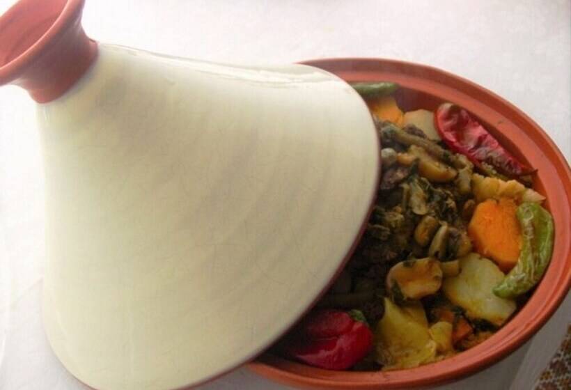 تختخواب و صبحانه Dar Esma