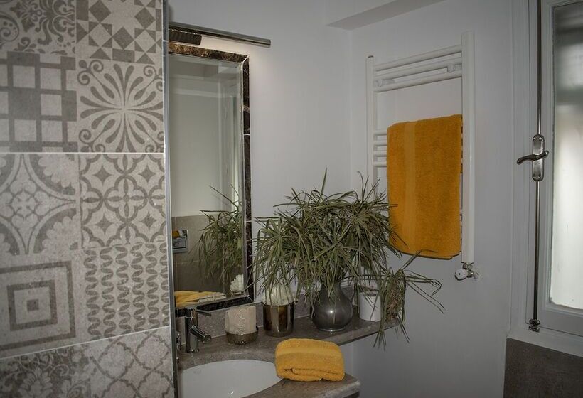 تختخواب و صبحانه Dar Esma