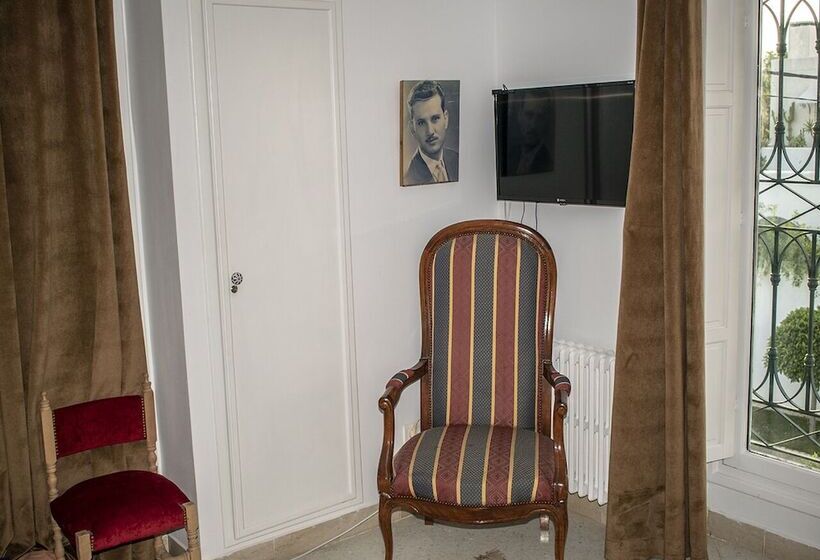 تختخواب و صبحانه Dar Esma