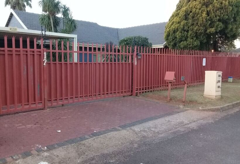 مبيت وإفطار Doeny Lodge