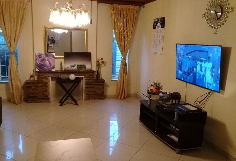 مبيت وإفطار Doeny Lodge