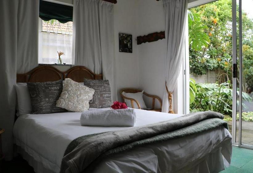 تختخواب و صبحانه Forword's River Lodge