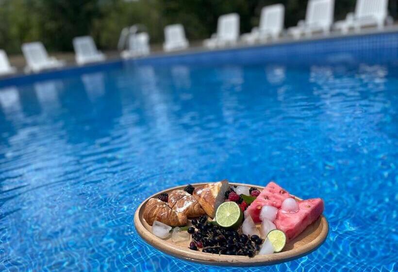 مبيت وإفطار Kamar Hotel Ijevan