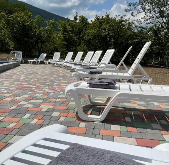 مبيت وإفطار Kamar Hotel Ijevan