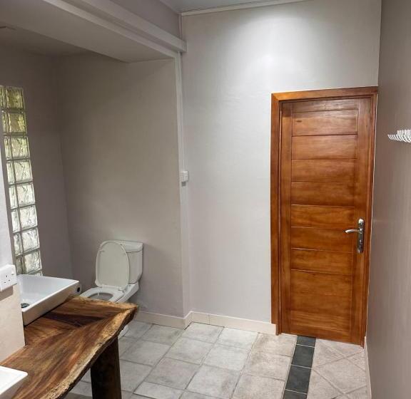 민박 Le Gite Du Bonheur Guest House & Car Rental