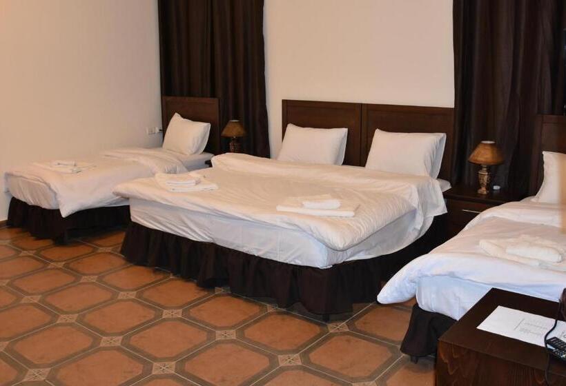 تختخواب و صبحانه Orient