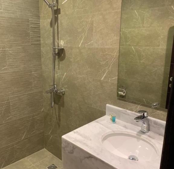 هتل الشجرة الثلاثية للشقق المخدومة Triple Tree