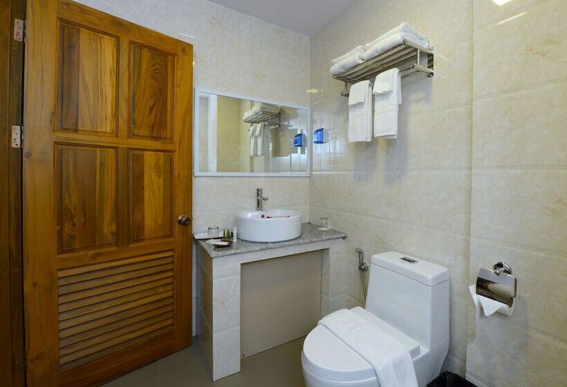 هتل H Valley Yangon