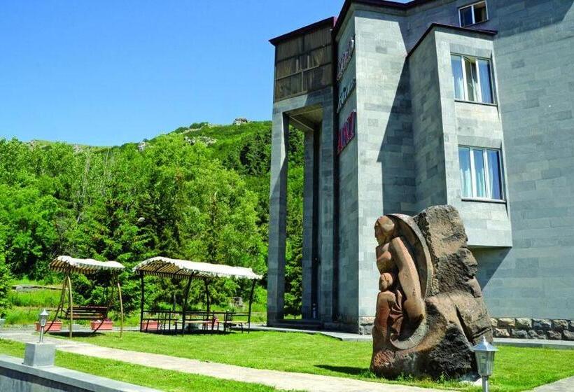 בית מלון כפרי Jermuk Ani