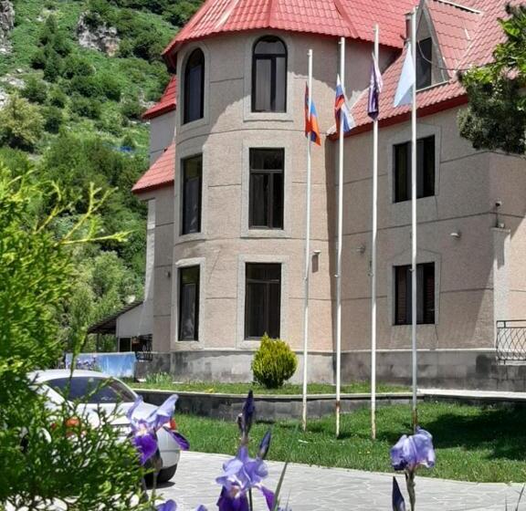 בית מלון כפרי Jermuk Verona Resort