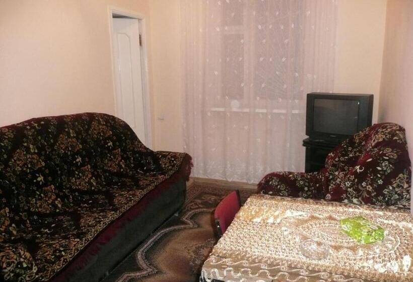 בית מלון כפרי Life