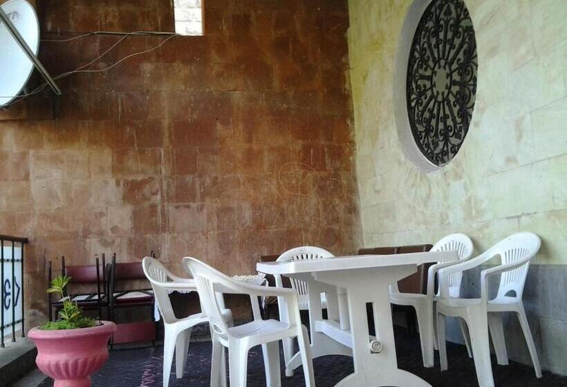 בית מלון כפרי Life