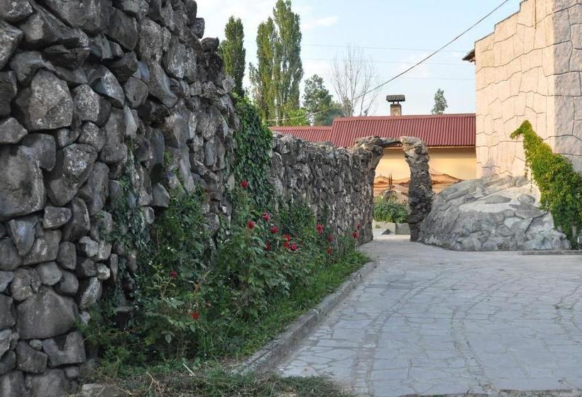 Отель Mayisyan Kamurj