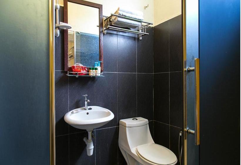 ホテル Oyo Rooms Jalan Airport City