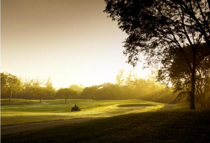 هتل Ponderosa Golf & Country Resort