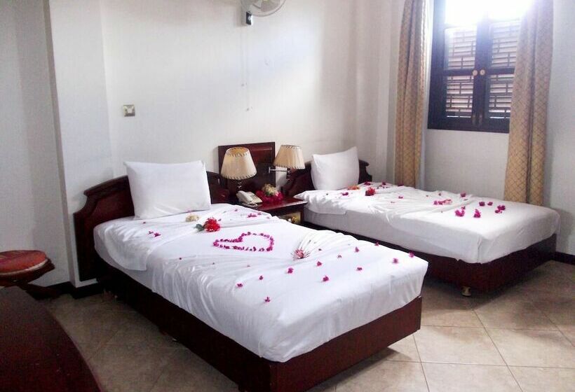 בית מלון כפרי Safari Lodge