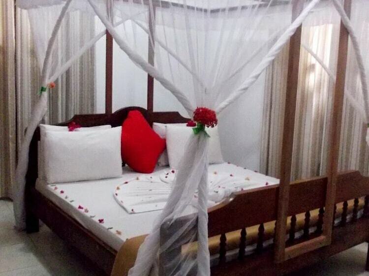 בית מלון כפרי Safari Lodge