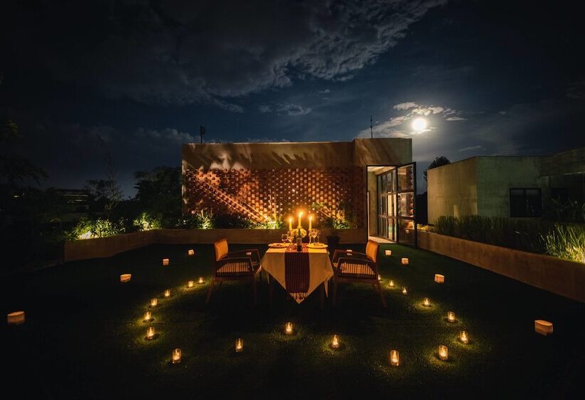 فندق Solitaire Kamreuk Resort