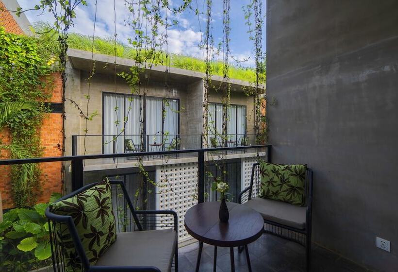 فندق Solitaire Kamreuk Resort